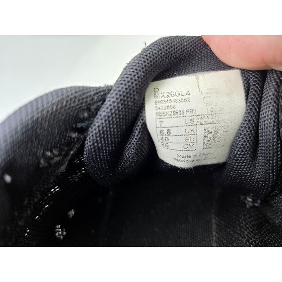 Athletic_Shoes